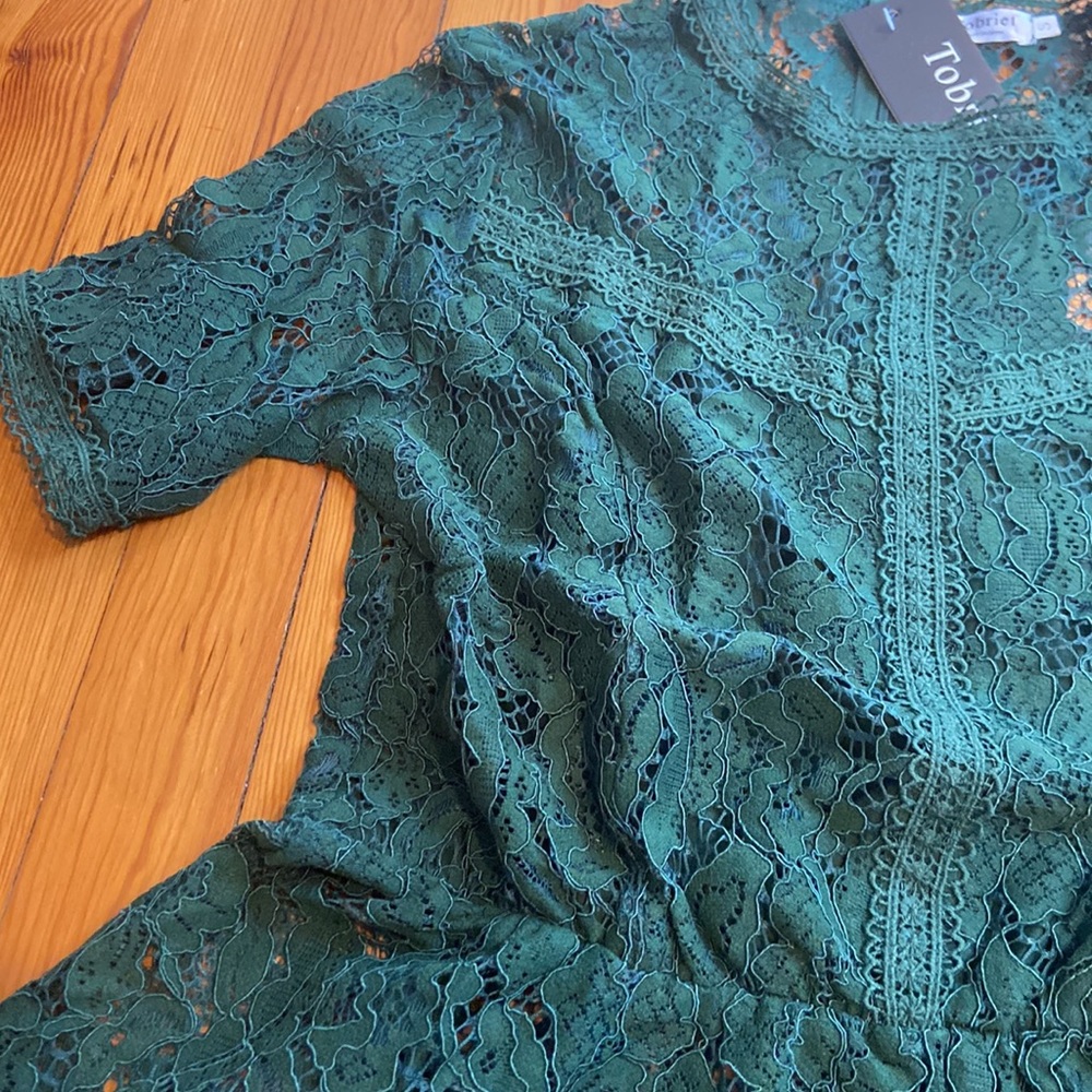 Green Blouse - Picture 2 of 3